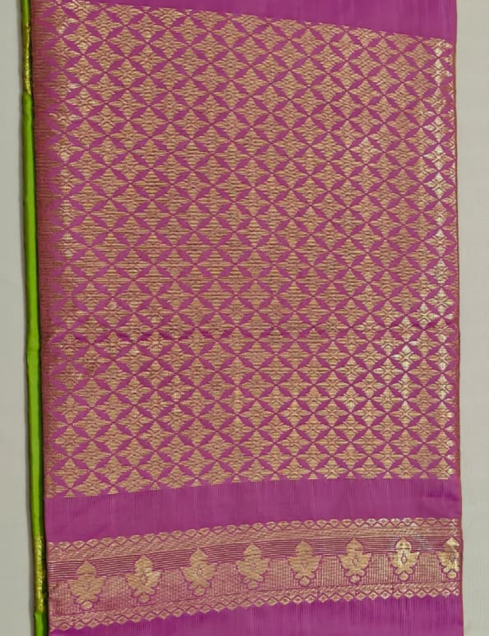 Lime Green Sari with Pink Contrast Diamond Pallu