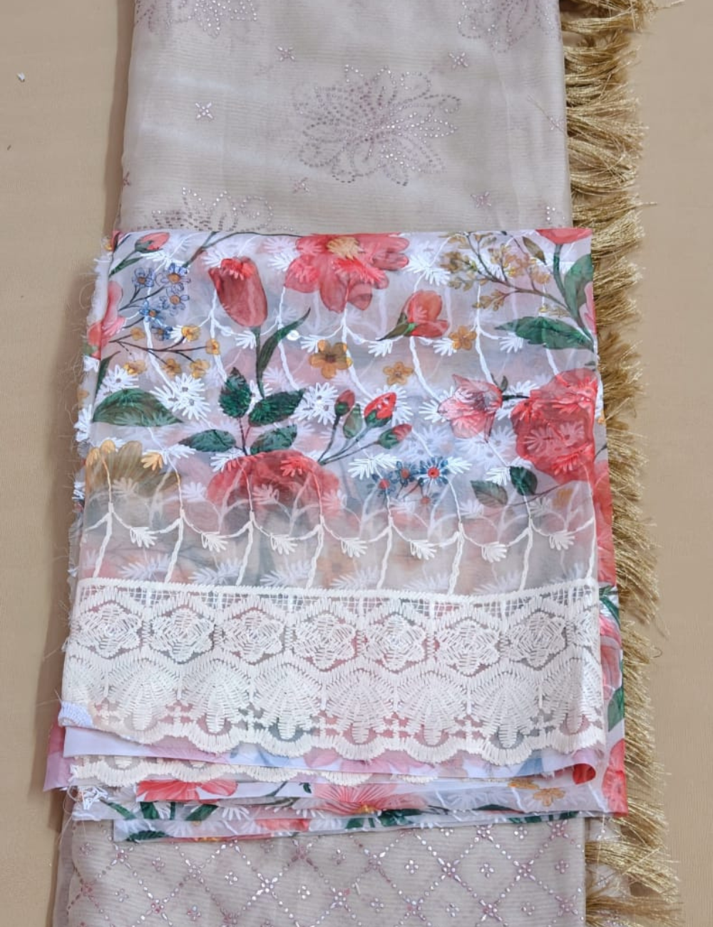 Elegant Floral Saree with Complementary Blouse