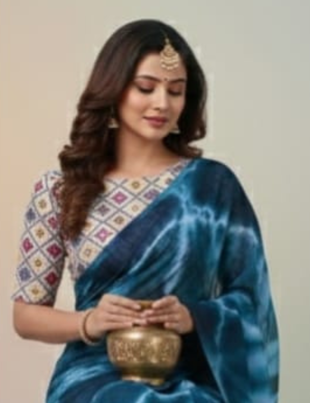 Trendy Tie-Dye Green Saree with Tassel Border