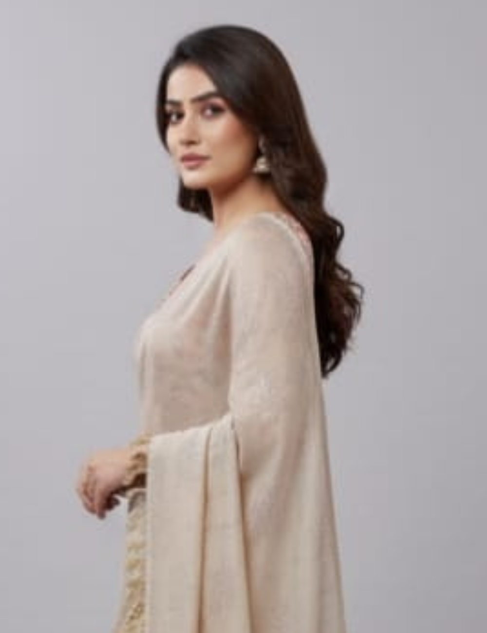 Elegant Floral Saree with Complementary Blouse