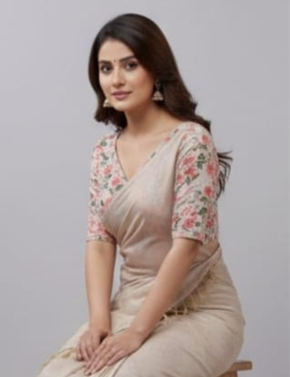 Elegant Floral Saree with Complementary Blouse